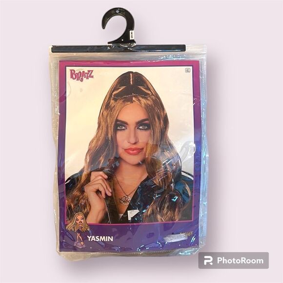 SPIRIT HALLOWEEN Bratz Doll Yasmin Wig *NEW* - Picture 1 of 8
